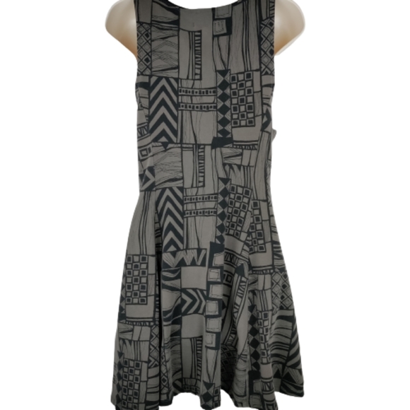 Vans women's geometric pattern skater dress size XL black and gray sleeveless - Picture 8 of 13